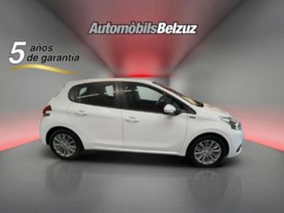 Peugeot 208 PureTech Signature 60 kW (82 CV) Peugeot 208 PureTech Signature 60 kW (82 CV)