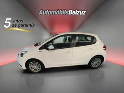 Peugeot 208 PureTech Signature 60 kW (82 CV) Peugeot 208 PureTech Signature 60 kW (82 CV)