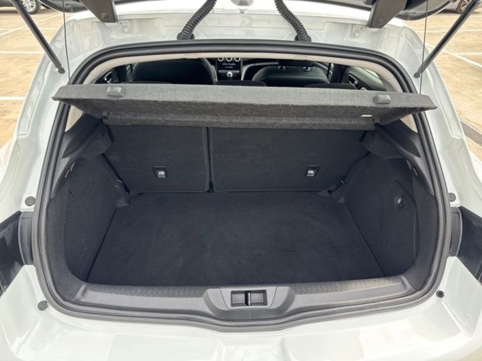 RenaultMegane Business Blue dCi 85 kW (115 CV) Vehículo usado en Barcelona - 7 RenaultMegane Business Blue dCi 85 kW (115 CV) Vehículo usado en Barcelona - 7