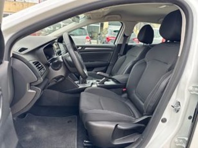 Renault Megane Business Blue dCi 85 kW (115 CV) Renault Megane Business Blue dCi 85 kW (115 CV)