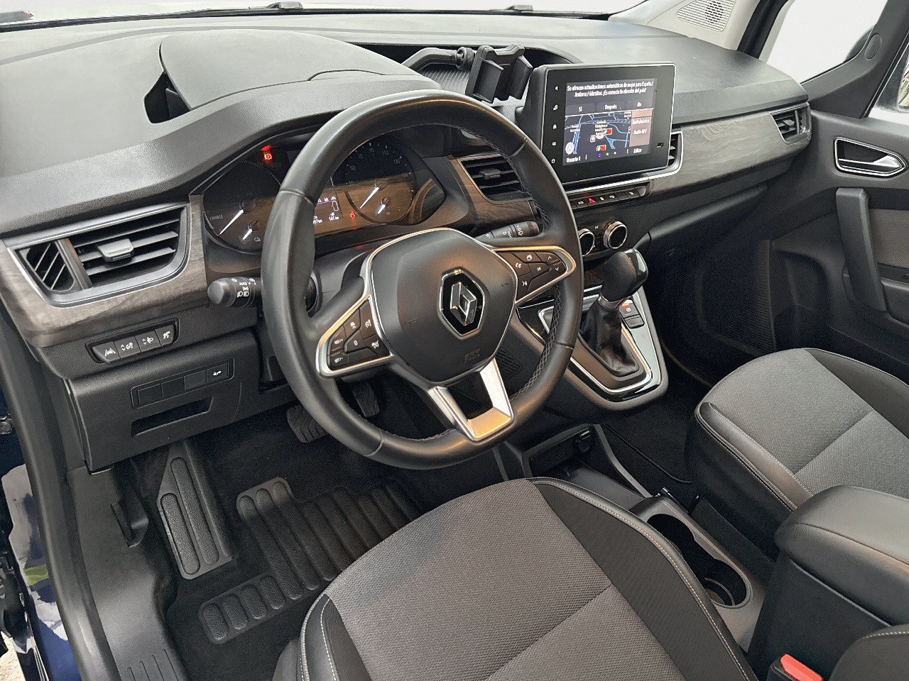 Renault Kangoo Combi E-TECH 22kW Techno L1 90 kW (122 CV) - 4 Renault Kangoo Combi E-TECH 22kW Techno L1 90 kW (122 CV) - 4