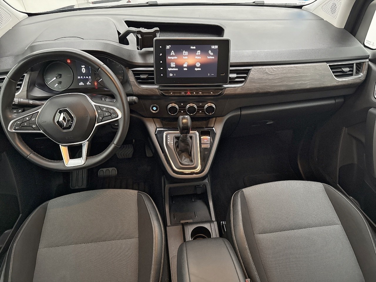 Renault Kangoo Combi E-TECH 22kW Techno L1 90 kW (122 CV) - 5 Renault Kangoo Combi E-TECH 22kW Techno L1 90 kW (122 CV) - 5
