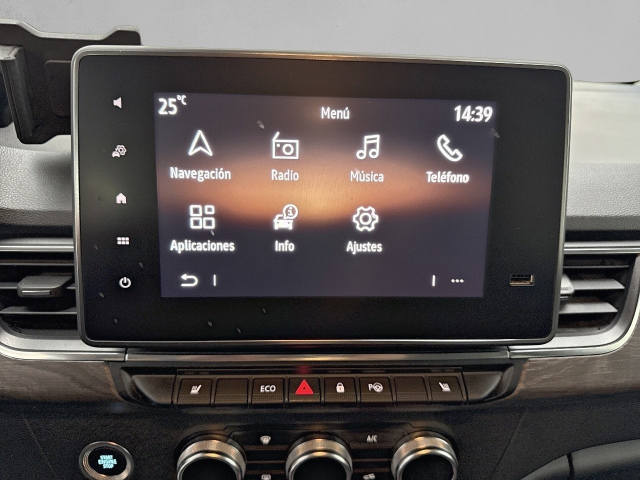 Renault Kangoo Combi E-TECH 22kW Techno L1 90 kW (122 CV) - 6 Renault Kangoo Combi E-TECH 22kW Techno L1 90 kW (122 CV) - 6