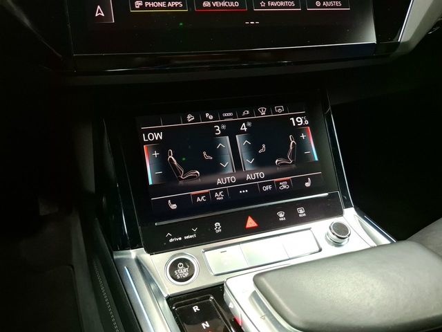 Audi Q8 e-tron Sport 50 95kWh quattro 250 kW (340 CV) Vehículo usado en Las Palmas - 7