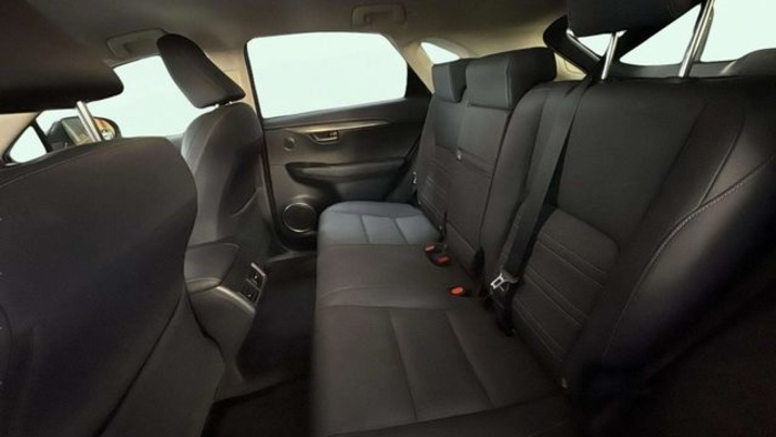 LexusNX 300h Eco 2WD 145 kW (197 CV) Vehículo usado en Barcelona - 10 LexusNX 300h Eco 2WD 145 kW (197 CV) Vehículo usado en Barcelona - 10