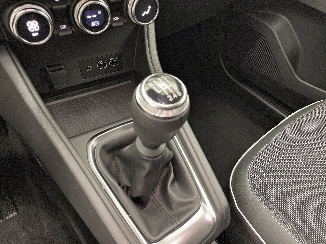 Renault Captur Techno TCe 66 kW (90 CV) - 10 Renault Captur Techno TCe 66 kW (90 CV) - 10