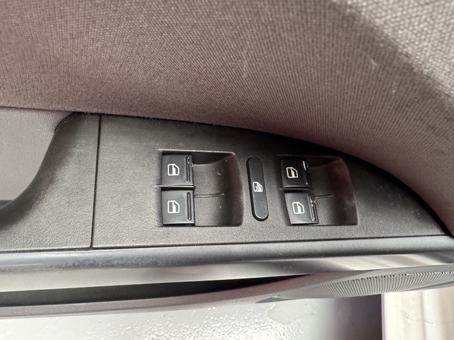 SEATLeón 1.6 TDI Style 77 kW (105 CV) Vehículo usado en Barcelona - 9