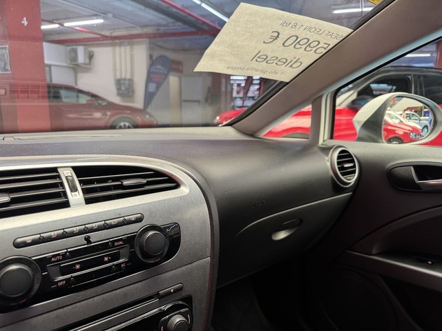SEATLeón 1.6 TDI Style 77 kW (105 CV) Vehículo usado en Barcelona - 15
