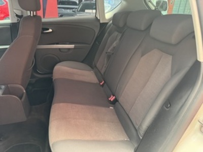 SEAT León 1.6 TDI Style 77 kW (105 CV) SEAT León 1.6 TDI Style 77 kW (105 CV)