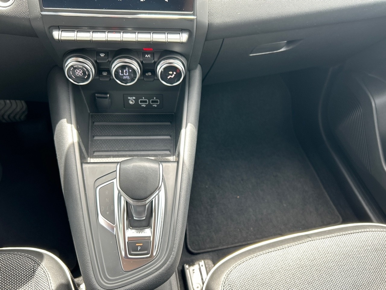 Renault Captur Zen E-TECH Híbrido enchufable 118 kW (160 CV) - 7