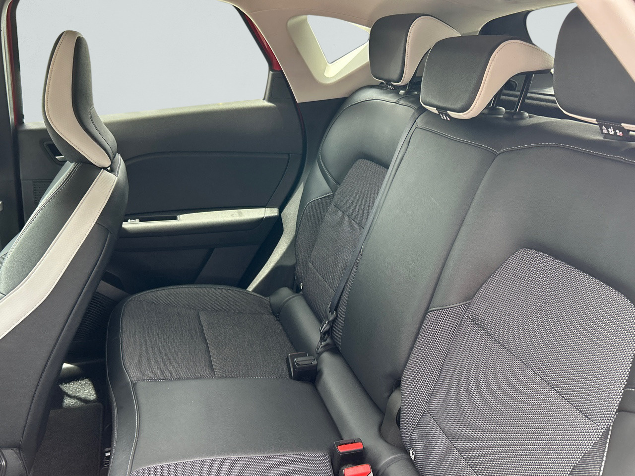 Renault Captur Zen E-TECH Híbrido enchufable 118 kW (160 CV) - 9