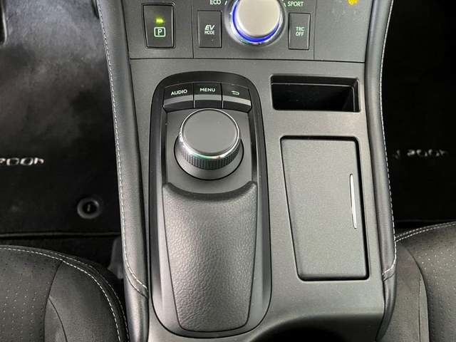 Lexus CT 200h Business 100 kW (136 CV) Vehículo usado en Madrid - 26