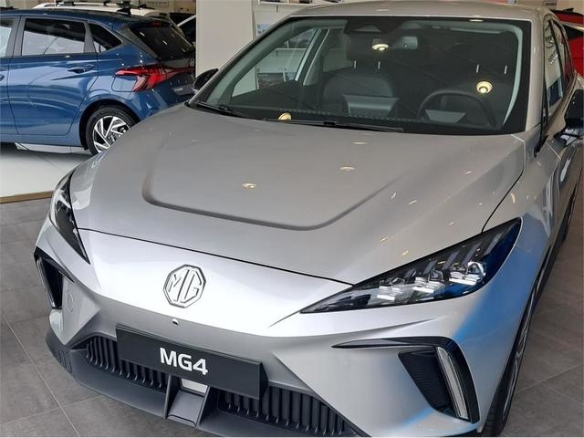 MGMG4 64kWh Luxury 150 kW (204 CV)