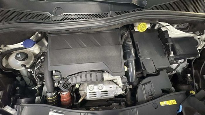 Peugeot2008 PureTech 110 S&S Signature 81 kW (110 CV) Vehículo usado en Barcelona - 19 Peugeot2008 PureTech 110 S&S Signature 81 kW (110 CV) Vehículo usado en Barcelona - 19