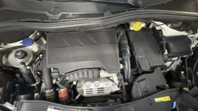 Peugeot 2008 PureTech 110 S&S Signature 81 kW (110 CV) Peugeot 2008 PureTech 110 S&S Signature 81 kW (110 CV)