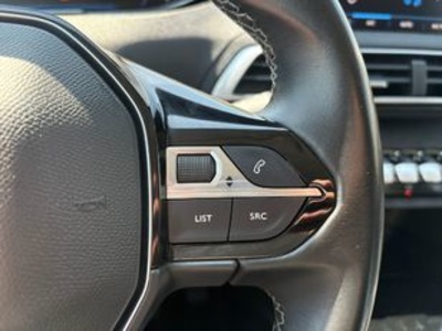 Peugeot 3008 PureTech 130 S&S Allure 96 kW (130 CV) Peugeot 3008 PureTech 130 S&S Allure 96 kW (130 CV)