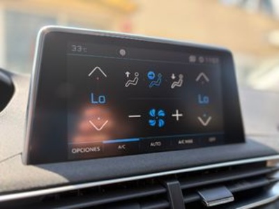 Peugeot 3008 PureTech 130 S&S Allure 96 kW (130 CV) Peugeot 3008 PureTech 130 S&S Allure 96 kW (130 CV)