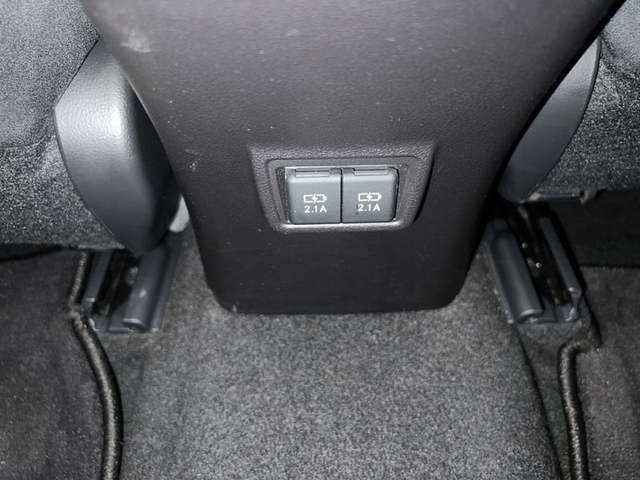 Lexus UX 250h Business 2WD 135 kW (184 CV) Vehículo usado en Madrid - 26