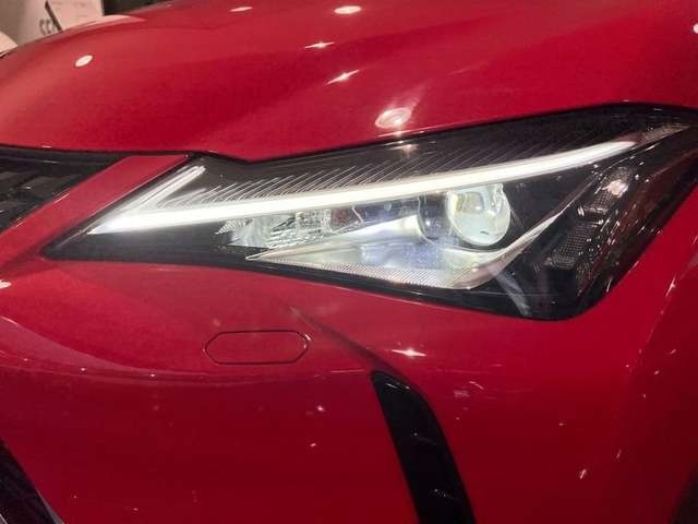 Lexus UX 250h Business 2WD 135 kW (184 CV) Vehículo usado en Madrid - 27 Lexus UX 250h Business 2WD 135 kW (184 CV) Vehículo usado en Madrid - 27