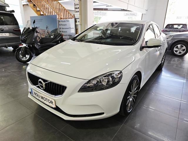 VolvoV40 D3 Momentum Auto 110 kW (150 CV)