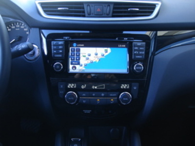 Nissan Qashqai 1.6 dCi Tekna Premium 4x2 96 kW (130 CV) Nissan Qashqai 1.6 dCi Tekna Premium 4x2 96 kW (130 CV)