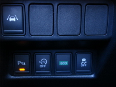 Nissan Qashqai 1.6 dCi Tekna Premium 4x2 96 kW (130 CV) Nissan Qashqai 1.6 dCi Tekna Premium 4x2 96 kW (130 CV)