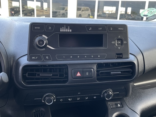 OpelCombo Furgon 1.5 TD Express L H1 75 kW (102 CV) Vehículo usado en Barcelona - 11