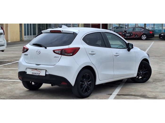 MazdaMazda 2 1.5 GE Zenith Safety White Navy 66 kW (90 CV) Vehículo usado en Barcelona - 9 MazdaMazda 2 1.5 GE Zenith Safety White Navy 66 kW (90 CV) Vehículo usado en Barcelona - 9