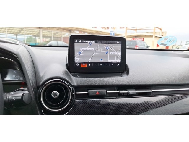 MazdaMazda 2 1.5 GE Zenith Safety White Navy 66 kW (90 CV) Vehículo usado en Barcelona - 13