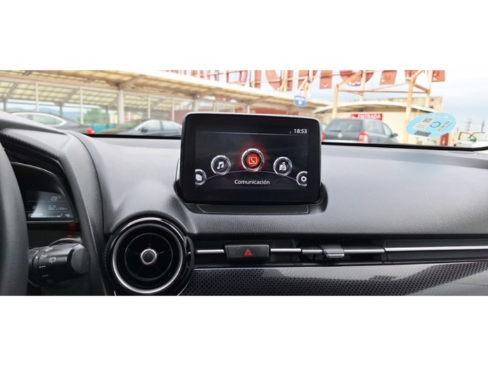 MazdaMazda 2 1.5 GE Zenith Safety White Navy 66 kW (90 CV) Vehículo usado en Barcelona - 16 MazdaMazda 2 1.5 GE Zenith Safety White Navy 66 kW (90 CV) Vehículo usado en Barcelona - 16