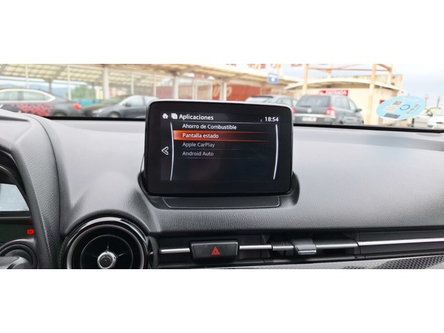 MazdaMazda 2 1.5 GE Zenith Safety White Navy 66 kW (90 CV) Vehículo usado en Barcelona - 18