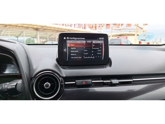 MazdaMazda 2 1.5 GE Zenith Safety White Navy 66 kW (90 CV) Vehículo usado en Barcelona - 20