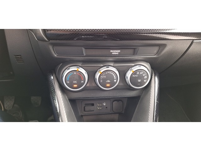 MazdaMazda 2 1.5 GE Zenith Safety White Navy 66 kW (90 CV) Vehículo usado en Barcelona - 21