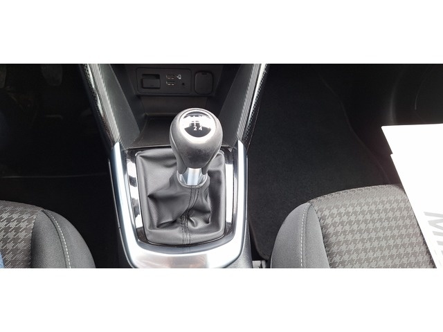 MazdaMazda 2 1.5 GE Zenith Safety White Navy 66 kW (90 CV) Vehículo usado en Barcelona - 22