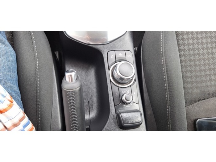 MazdaMazda 2 1.5 GE Zenith Safety White Navy 66 kW (90 CV) Vehículo usado en Barcelona - 23 MazdaMazda 2 1.5 GE Zenith Safety White Navy 66 kW (90 CV) Vehículo usado en Barcelona - 23