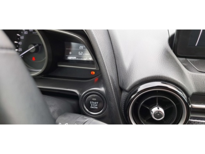 MazdaMazda 2 1.5 GE Zenith Safety White Navy 66 kW (90 CV) Vehículo usado en Barcelona - 24 MazdaMazda 2 1.5 GE Zenith Safety White Navy 66 kW (90 CV) Vehículo usado en Barcelona - 24