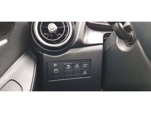 MazdaMazda 2 1.5 GE Zenith Safety White Navy 66 kW (90 CV) Vehículo usado en Barcelona - 26