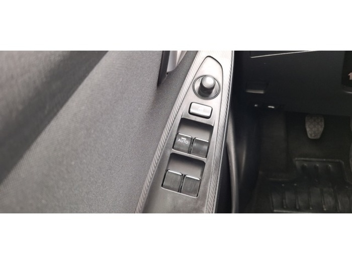 MazdaMazda 2 1.5 GE Zenith Safety White Navy 66 kW (90 CV) Vehículo usado en Barcelona - 27 MazdaMazda 2 1.5 GE Zenith Safety White Navy 66 kW (90 CV) Vehículo usado en Barcelona - 27