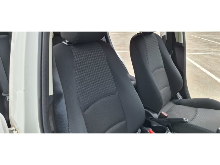 MazdaMazda 2 1.5 GE Zenith Safety White Navy 66 kW (90 CV) Vehículo usado en Barcelona - 31 MazdaMazda 2 1.5 GE Zenith Safety White Navy 66 kW (90 CV) Vehículo usado en Barcelona - 31