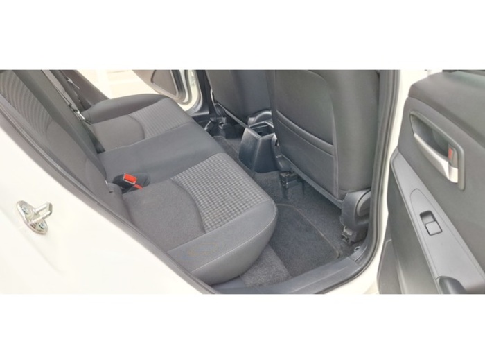 MazdaMazda 2 1.5 GE Zenith Safety White Navy 66 kW (90 CV) Vehículo usado en Barcelona - 33 MazdaMazda 2 1.5 GE Zenith Safety White Navy 66 kW (90 CV) Vehículo usado en Barcelona - 33