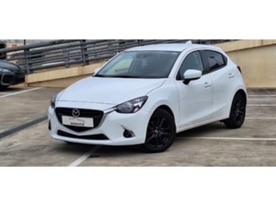 Mazda Mazda 2 1.5 GE Zenith Safety White Navy 66 kW (90 CV) Mazda Mazda 2 1.5 GE Zenith Safety White Navy 66 kW (90 CV)