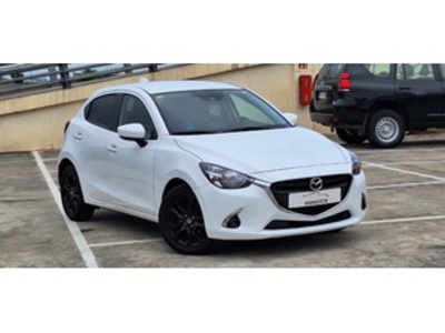 Mazda Mazda 2 1.5 GE Zenith Safety White Navy 66 kW (90 CV) Mazda Mazda 2 1.5 GE Zenith Safety White Navy 66 kW (90 CV)