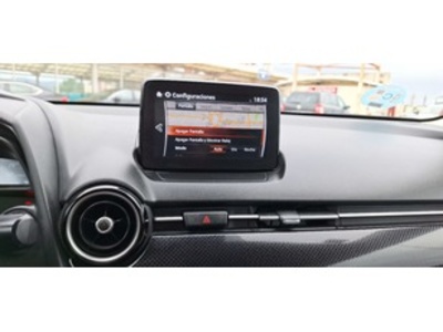 Mazda Mazda 2 1.5 GE Zenith Safety White Navy 66 kW (90 CV) Mazda Mazda 2 1.5 GE Zenith Safety White Navy 66 kW (90 CV)