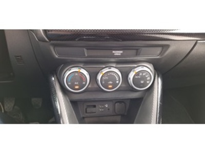 Mazda Mazda 2 1.5 GE Zenith Safety White Navy 66 kW (90 CV) Mazda Mazda 2 1.5 GE Zenith Safety White Navy 66 kW (90 CV)