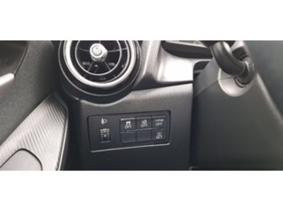 Mazda Mazda 2 1.5 GE Zenith Safety White Navy 66 kW (90 CV) Mazda Mazda 2 1.5 GE Zenith Safety White Navy 66 kW (90 CV)