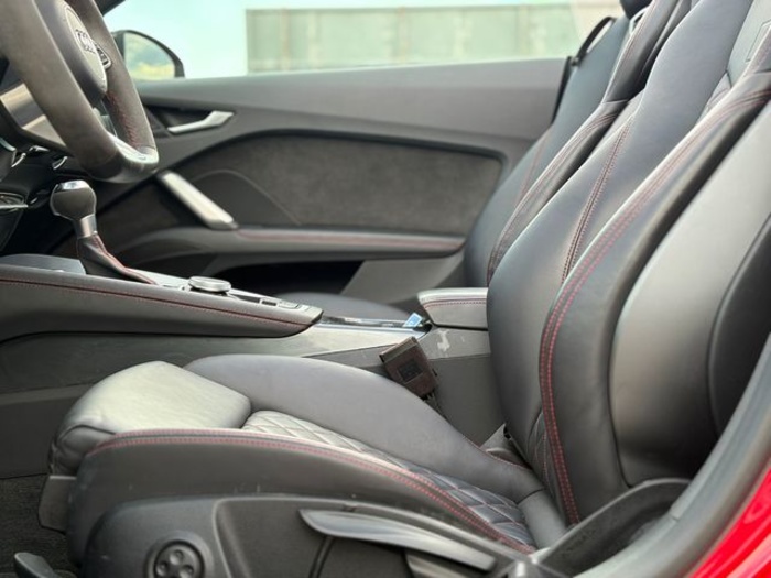 AudiTT Roadster S line edition 45 TFSI quattro 180 kW (245 CV) S tronic Vehículo usado en Barcelona - 32 AudiTT Roadster S line edition 45 TFSI quattro 180 kW (245 CV) S tronic Vehículo usado en Barcelona - 32