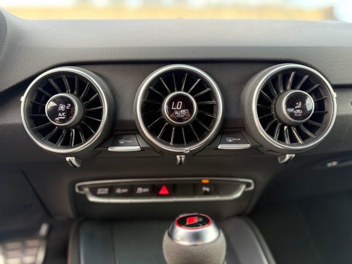 AudiTT Roadster S line edition 45 TFSI quattro 180 kW (245 CV) S tronic Vehículo usado en Barcelona - 36 AudiTT Roadster S line edition 45 TFSI quattro 180 kW (245 CV) S tronic Vehículo usado en Barcelona - 36