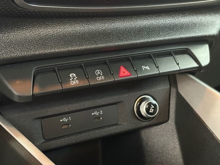 AudiA1 Sportback S line 35 TFSI 110 kW (150 CV) S tronic Vehículo usado en Barcelona - 32 AudiA1 Sportback S line 35 TFSI 110 kW (150 CV) S tronic Vehículo usado en Barcelona - 32