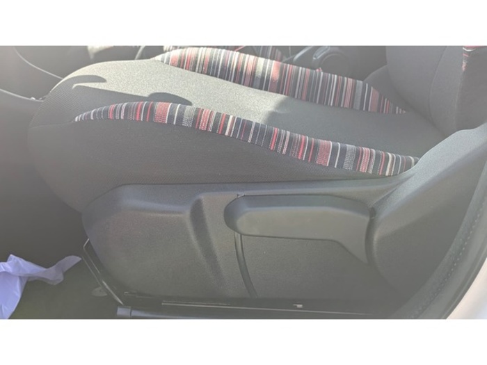 CitroenC1 VTi 72 S&S Feel 53 kW (72 CV) Vehículo usado en Barcelona - 22 CitroenC1 VTi 72 S&S Feel 53 kW (72 CV) Vehículo usado en Barcelona - 22