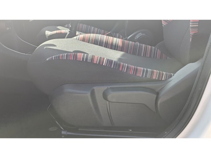 CitroenC1 VTi 72 S&S Feel 53 kW (72 CV) Vehículo usado en Barcelona - 24 CitroenC1 VTi 72 S&S Feel 53 kW (72 CV) Vehículo usado en Barcelona - 24